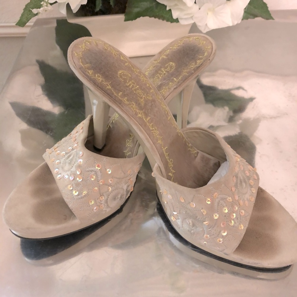 Beautiful Suede Embellished Heeled Sandals sz9-Very Comfortable-Anti-Slip.